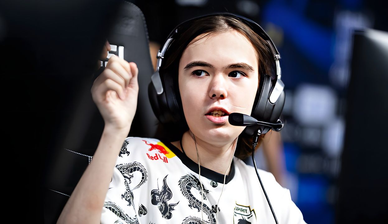 他在关键的 他在关键的